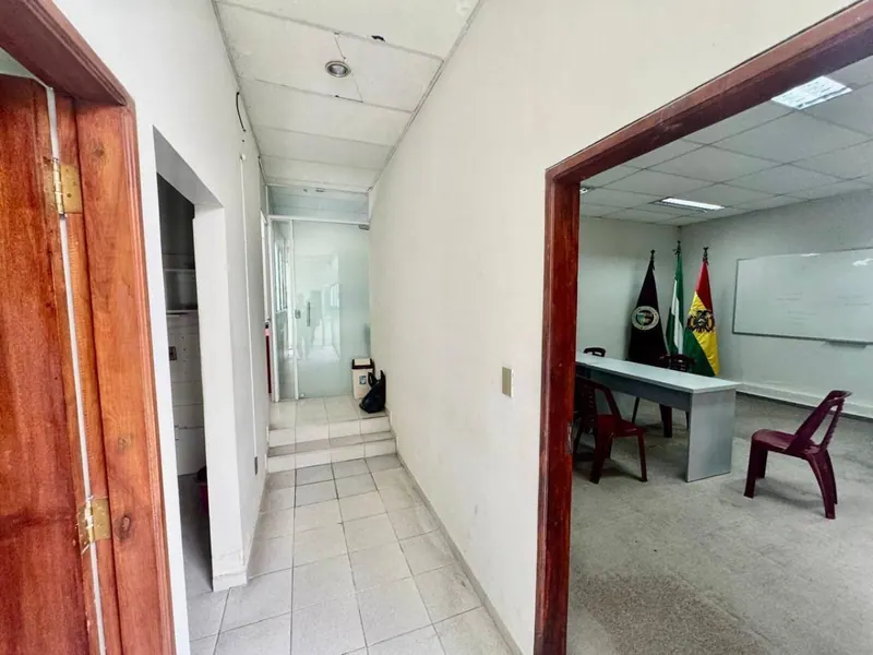 House with offices for sale on Quijarro extension, downtown: foto 21 de 23