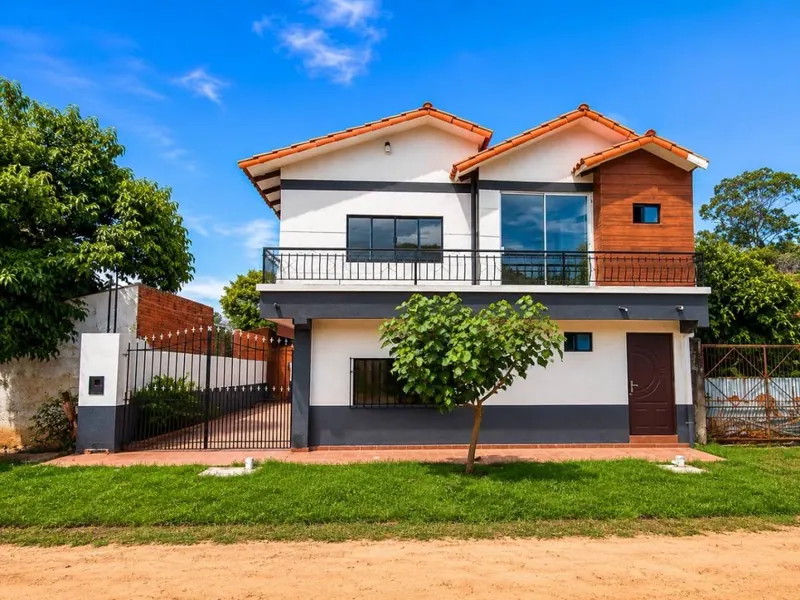 Casa con 3 departamentos en venta en la Zona Norte, Av. Alemana: foto 1 de 7