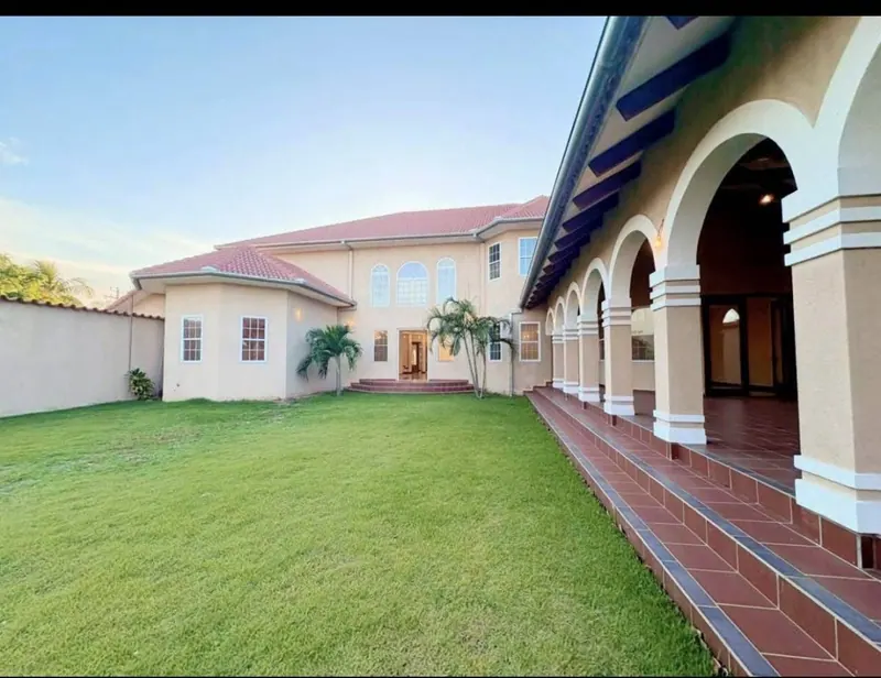 5-bedroom house for sale in the Las Brisas gated community, North Zone: foto 2 de 17