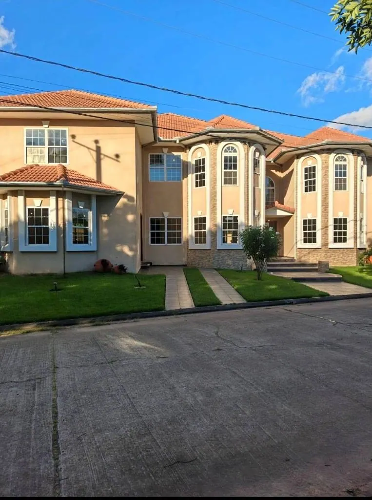 5-bedroom house for sale in the Las Brisas gated community, North Zone: foto 5 de 17