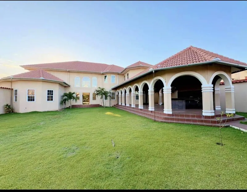 5-bedroom house for sale in the Las Brisas gated community, North Zone: foto 7 de 17