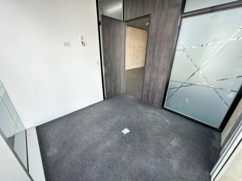 111.87 m² office for sale in Torres Ambassador, Equipetrol: foto 2 de 5