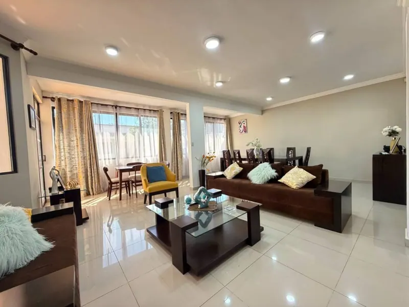 Casa de uso comercial en venta sobre la Av. Alemana, Zona Norte: foto 7 de 12