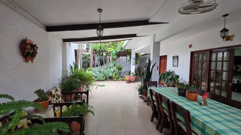Corner house with independent apartment for sale in Urbarí: foto 3 de 14