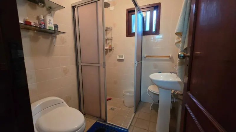 Corner house with independent apartment for sale in Urbarí: foto 10 de 14