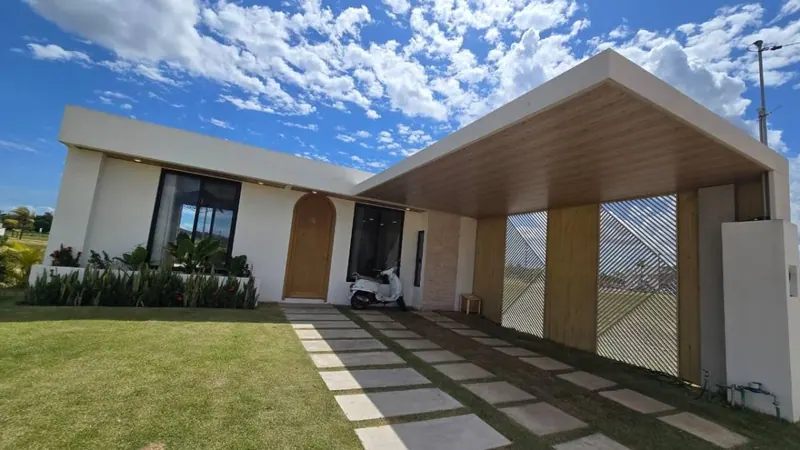 Furnished 3-bedroom house for sale in Mar Adentro, Urubó: foto 1 de 12