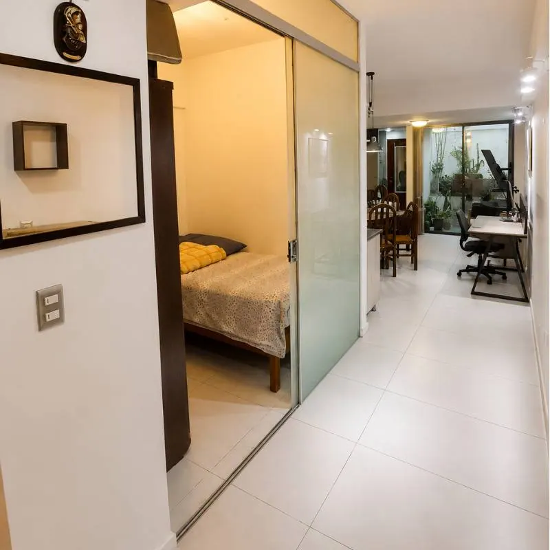 Departamento de 1 dormitorio con jardín interno en alquiler: foto 3 de 4