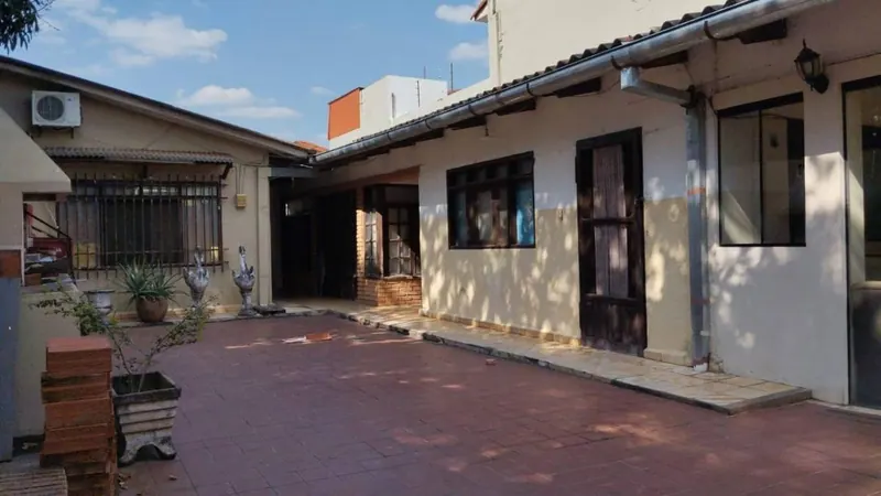 Casa de uso comercial en venta sobre la Av. Paragua, 3er Anillo: foto 2 de 3