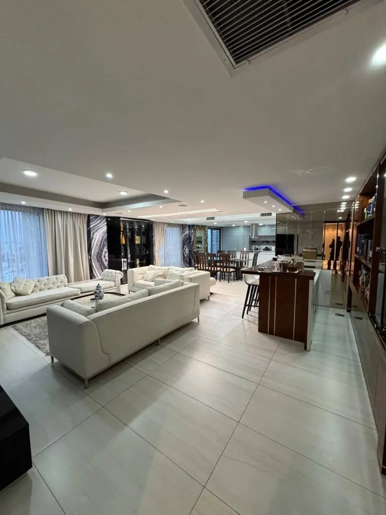 Furnished penthouse for rent in La Riviera, Equipetrol: foto 2 de 19
