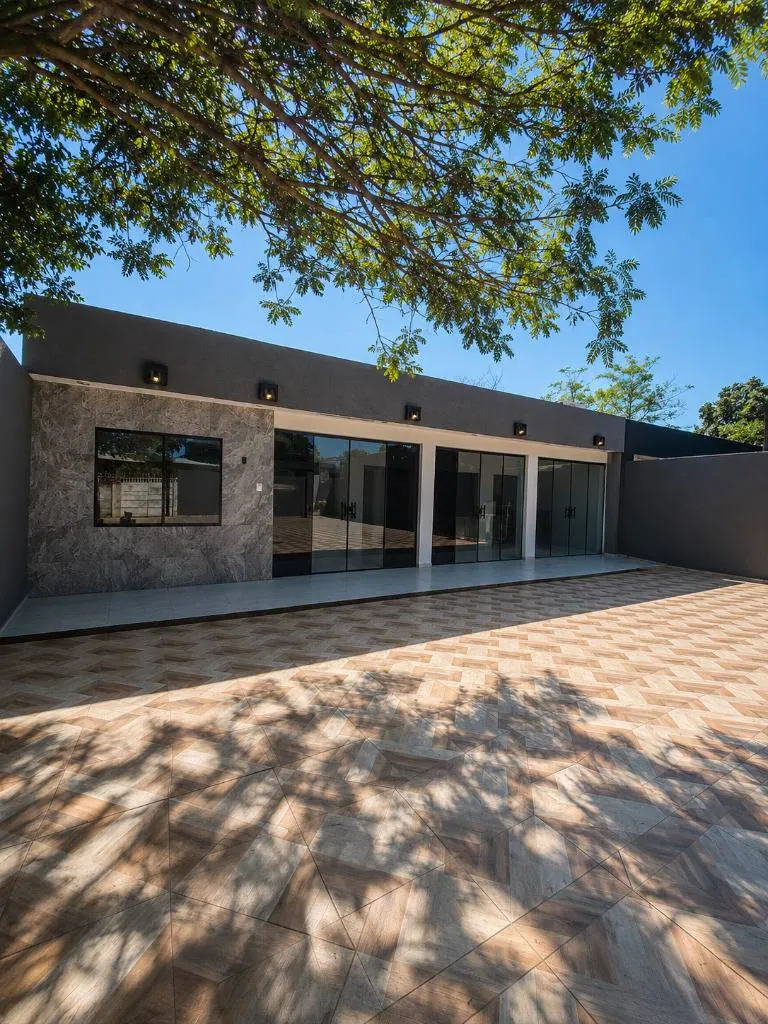Casa de 3 dormitorios en venta en la Zona Este, terreno de 333,58 m²: foto 2 de 12