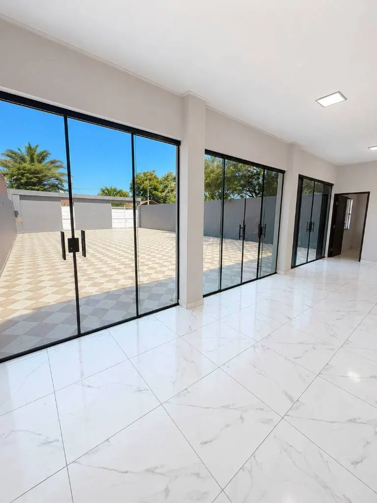 Casa de 3 dormitorios en venta en la Zona Este, terreno de 333,58 m²: foto 3 de 12