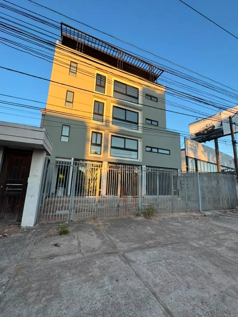 Edificio corporativo con showroom en alquiler en la Zona Norte: foto 1 de 27