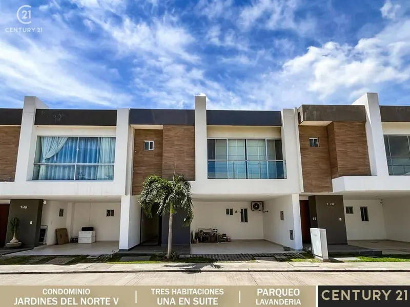 3-bedroom house for sale in the Jardines del Norte V gated community: foto 2 de 29