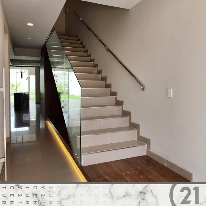 Brand-new 4-bedroom house for sale on Av. Alemana, North Zone: foto 5 de 13