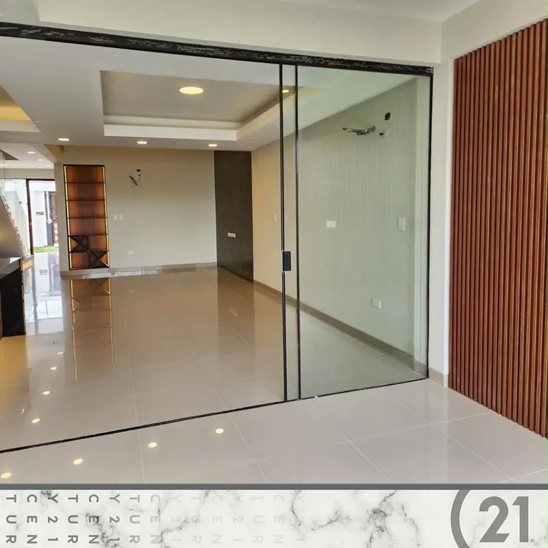 Brand-new 4-bedroom house for sale on Av. Alemana, North Zone: foto 10 de 13