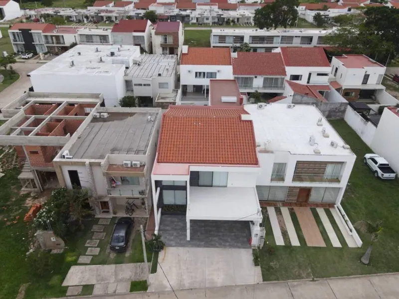 4-bedroom house for sale in the Valle Norte II gated community: foto 8 de 16