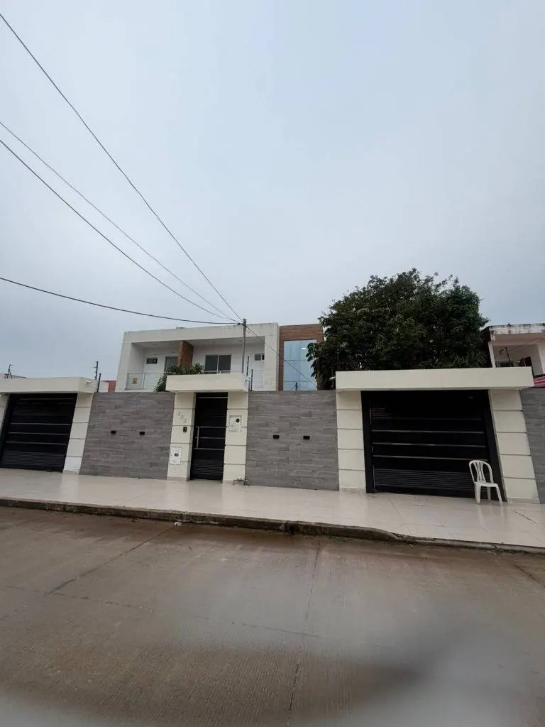 Casa de 6 dormitorios con piscina en venta en la Av. Santos Dumont: foto 1 de 11