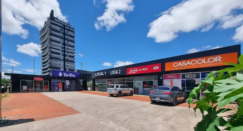 Local comercial de 101 m² en alquiler en el Urubó, junto a In Towers: foto 1 de 2