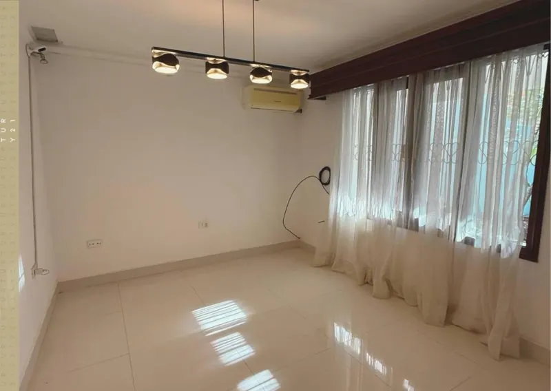 Casa de 3 dormitorios con piscina en venta en Equipetrol: foto 6 de 10