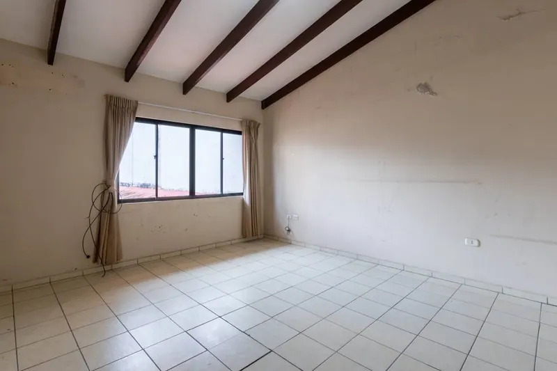 Mixed-use house for sale on Av. Virgen de Cotoca, East Zone: foto 10 de 13