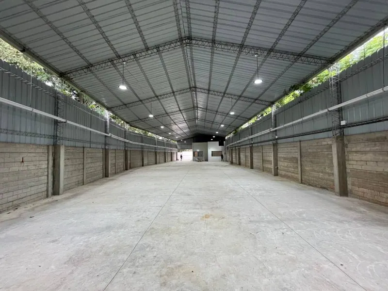 Galpón a estrenar de 621 m² en venta en el 1er anillo de Cotoca