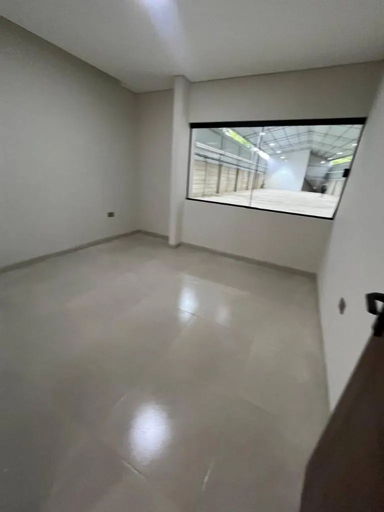 Galpón a estrenar de 621 m² en venta en el 1er anillo de Cotoca: foto 14 de 33