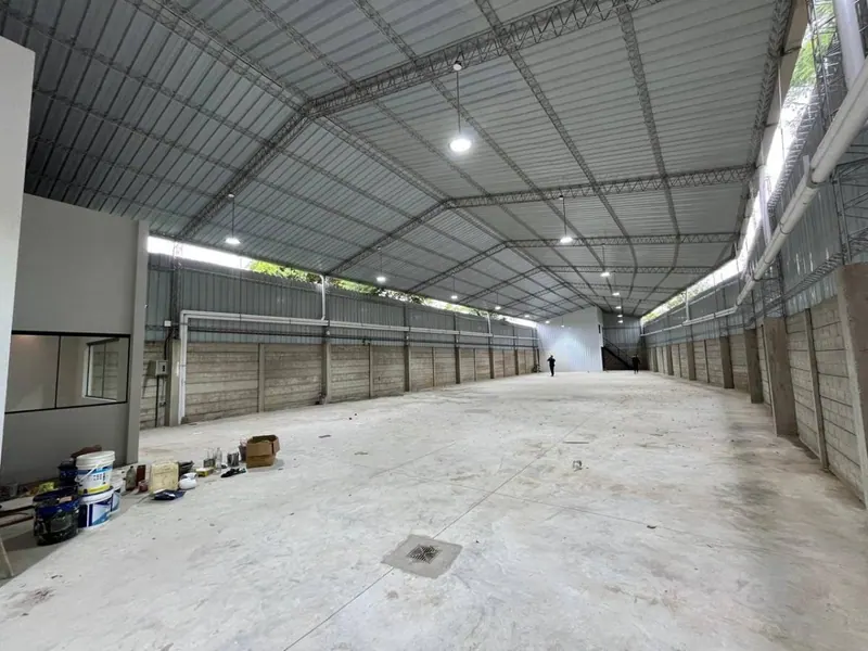 Galpón a estrenar de 621 m² en venta en el 1er anillo de Cotoca: foto 17 de 33