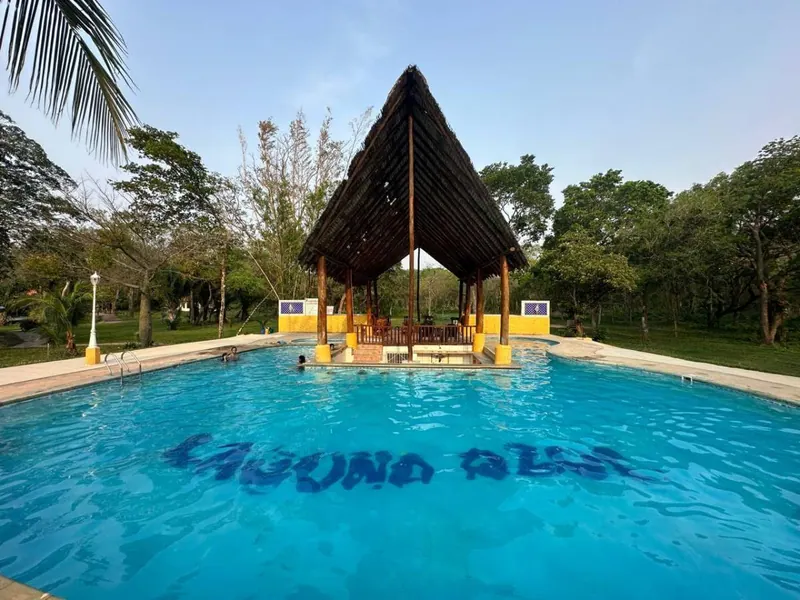 Terreno de 1.161 m² en venta en Laguna Azul Eco Resort, La Guardia: foto 1 de 5