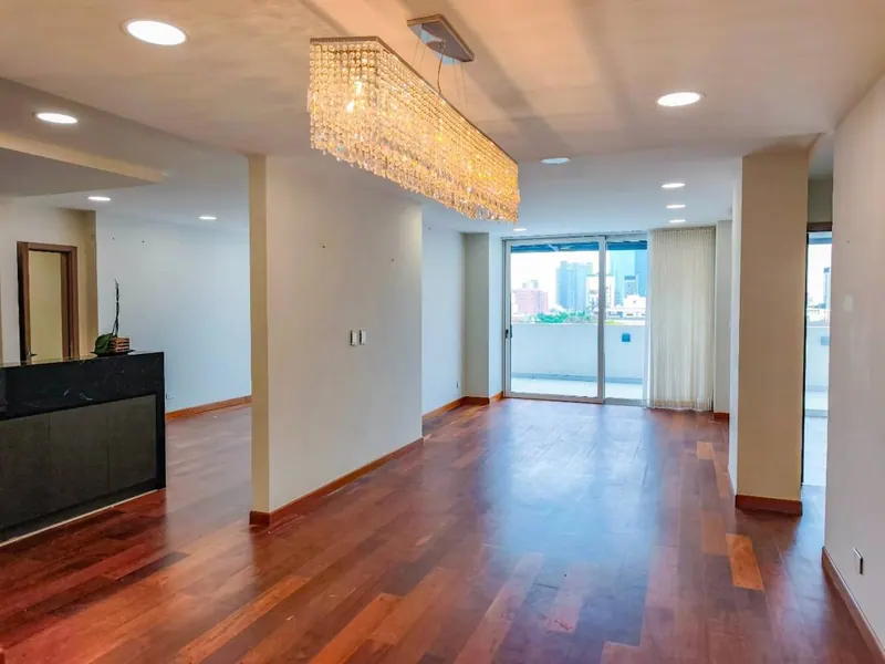 Departamento de 3 dormitorios en venta en el edificio Klug, Equipetrol: foto 6 de 10