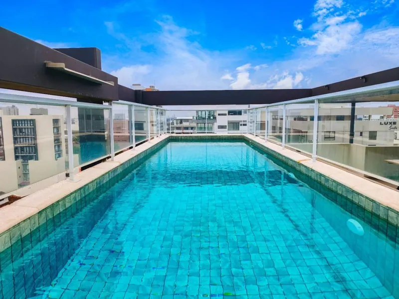 Departamento de 3 dormitorios en venta en el edificio Klug, Equipetrol: foto 9 de 10