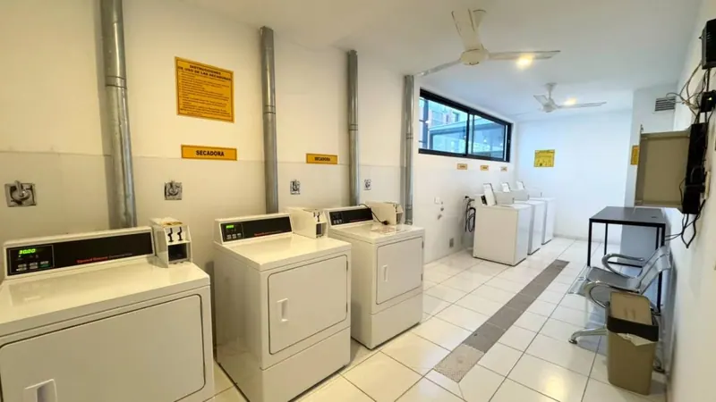 Departamento amoblado de 2 dormitorios en venta en Nomad, Equipetrol: foto 10 de 13