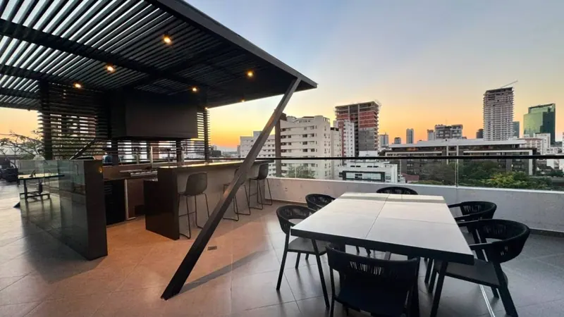 Departamento amoblado de 2 dormitorios en venta en Nomad, Equipetrol: foto 12 de 13
