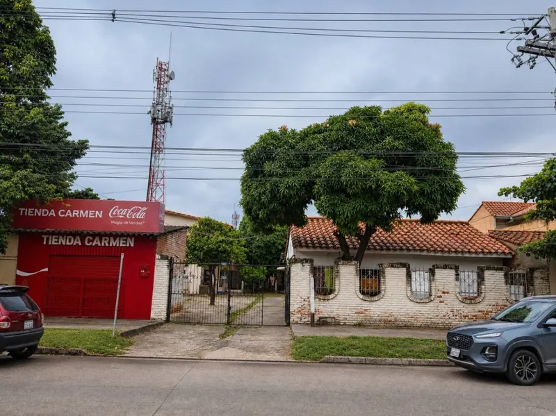 Terreno de 740,17 m² en venta en el barrio Braniff, Zona Sur: foto 2 de 3