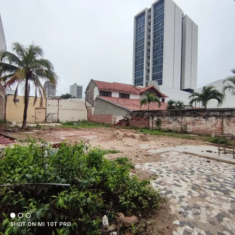 Terreno de 331,25 m² en alquiler en Equipetrol: foto 2 de 7