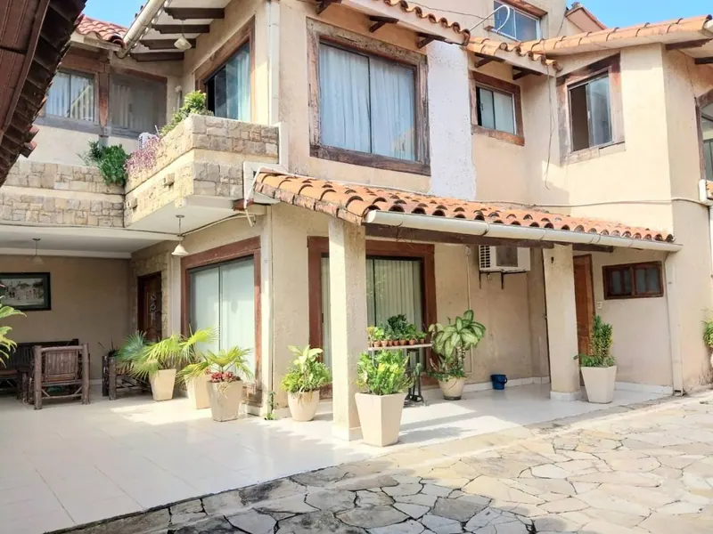House with independent apartment for sale in the East Zone: foto 4 de 54