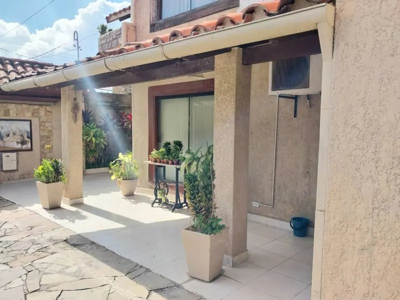 House with independent apartment for sale in the East Zone: foto 8 de 54