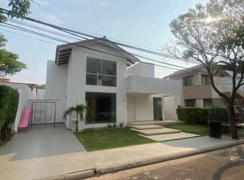 Casa de 4 dormitorios con piscina en venta en Ciudad Jardín: foto 1 de 10