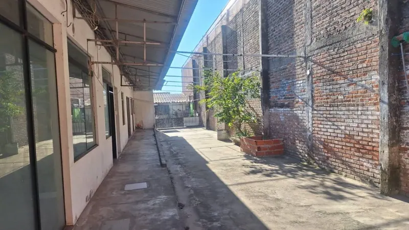 Commercial house for sale on Avenida 2 de Agosto: foto 2 de 9