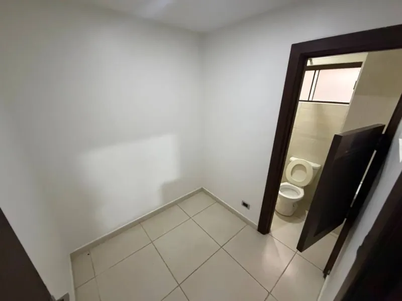 Departamento de 2 dormitorios en alquiler en el condominio Castilla: foto 30 de 50