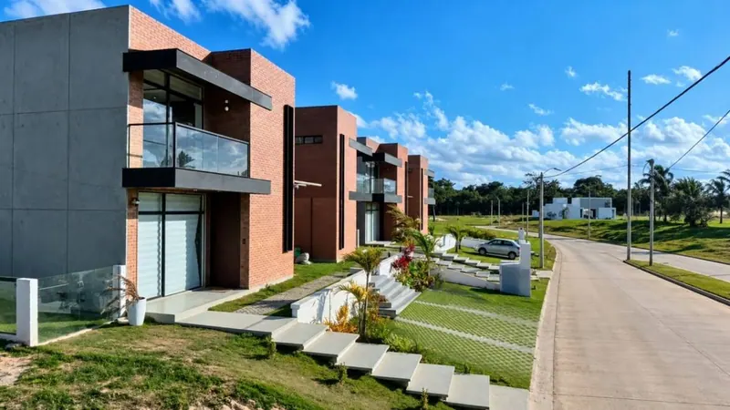 Casa amoblada de 3 dormitorios en venta en Mar Adentro, Urubó: foto 1 de 14