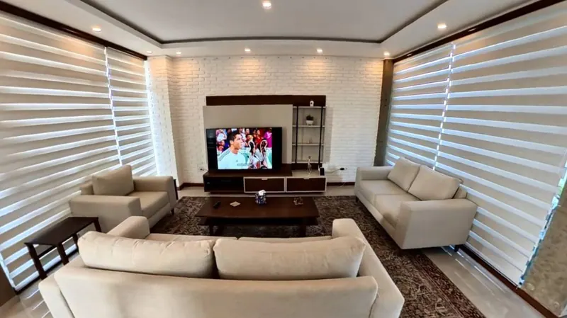 Casa amoblada de 3 dormitorios en venta en Mar Adentro, Urubó: foto 3 de 14