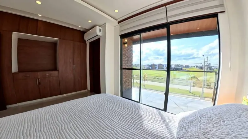 Casa amoblada de 3 dormitorios en venta en Mar Adentro, Urubó: foto 8 de 14