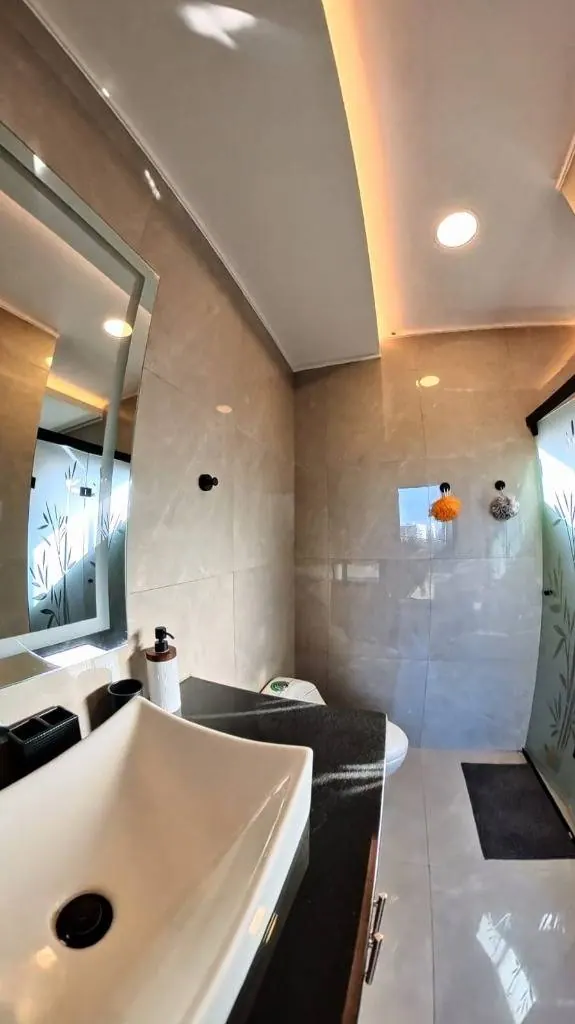 Casa amoblada de 3 dormitorios en venta en Mar Adentro, Urubó: foto 9 de 14