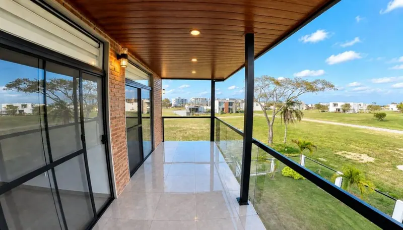 Casa amoblada de 3 dormitorios en venta en Mar Adentro, Urubó: foto 12 de 14