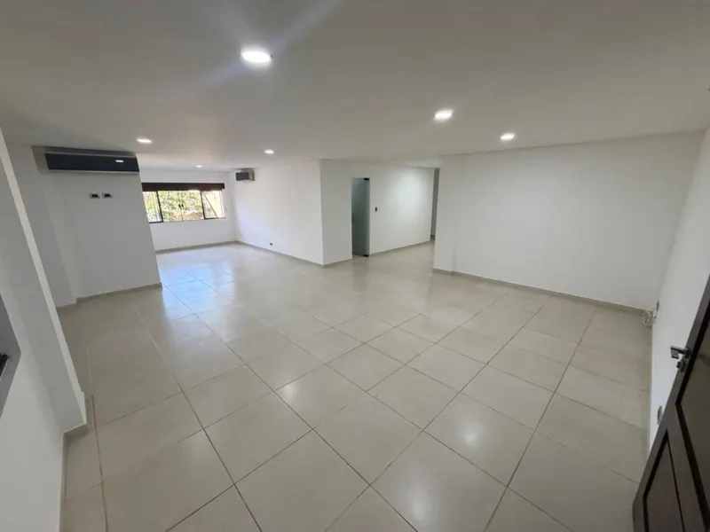 Departamento de 3 dormitorios en alquiler en el condominio Castilla: foto 13 de 45