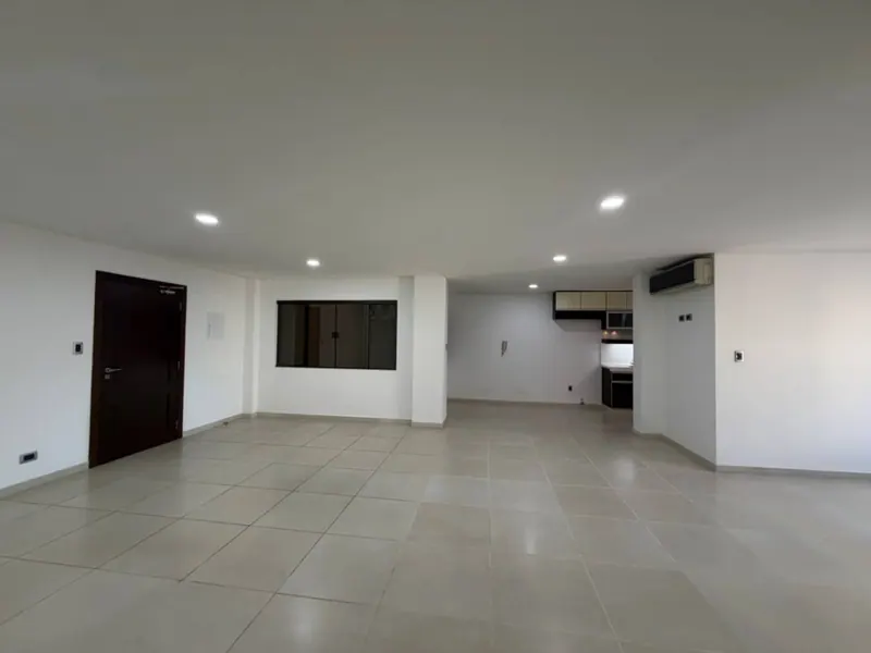 Departamento de 3 dormitorios en alquiler en el condominio Castilla: foto 16 de 45