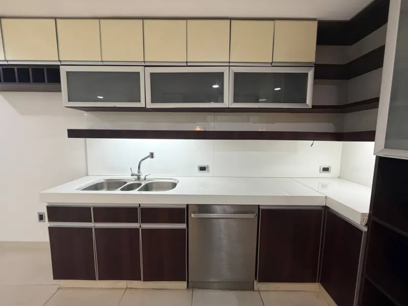 Departamento de 3 dormitorios en alquiler en el condominio Castilla: foto 22 de 45