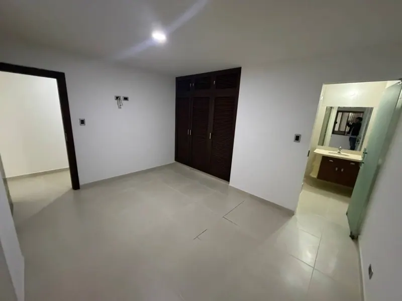 Departamento de 3 dormitorios en alquiler en el condominio Castilla: foto 35 de 45