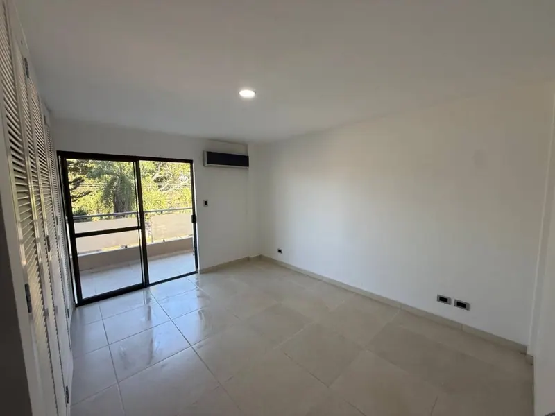 Departamento de 2 dormitorios en alquiler en el condominio Castilla: foto 14 de 34