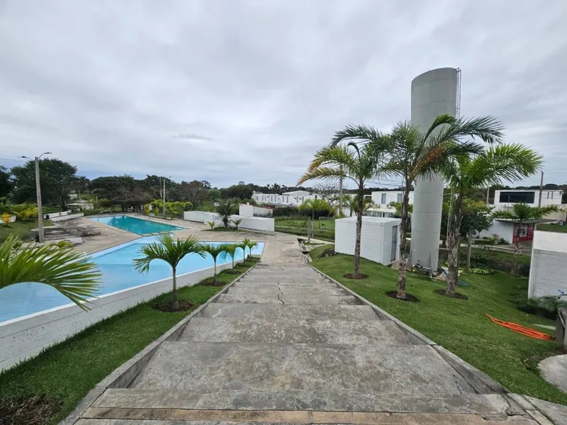 Terreno de 702,45 m² en venta en Lomas de Urubó Sur: foto 4 de 5